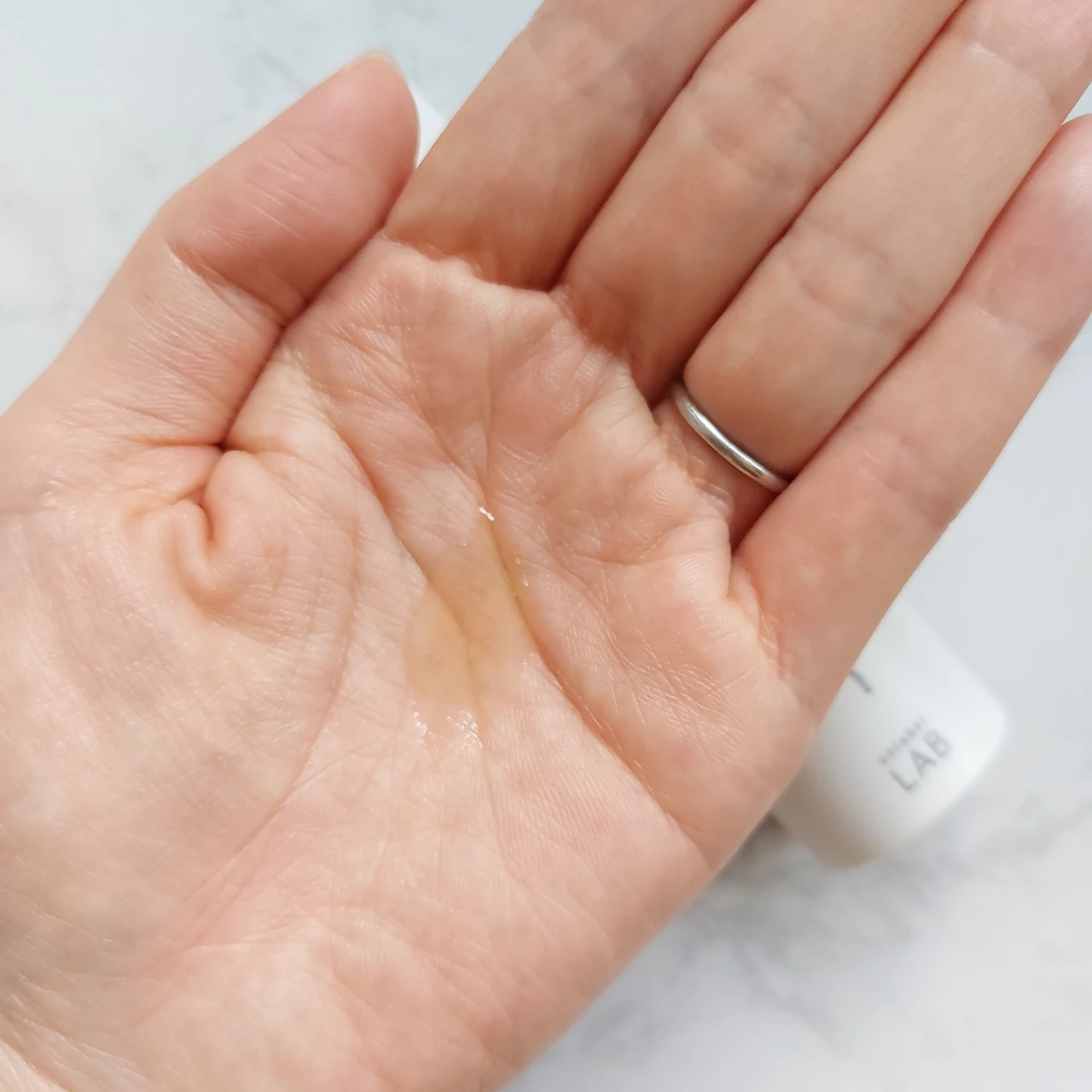 アンレーベル ラボ Vエッセンス テクスチャー