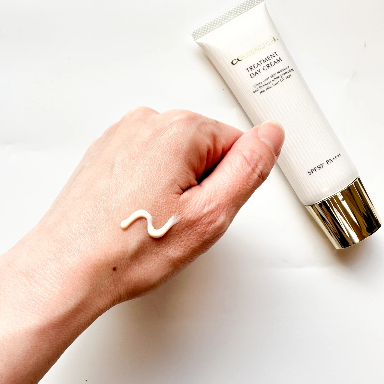 乾燥肌さんにおすすめ！【カバーマーク トリートメント デイ クリーム】ツヤ・ハリ感がすごい日焼け止め下地_5_1