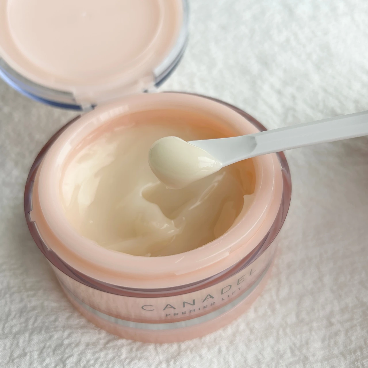 【カナデル プレミアリフト】グレードアップした大人気オールインワン美容液でエイジングケア_2