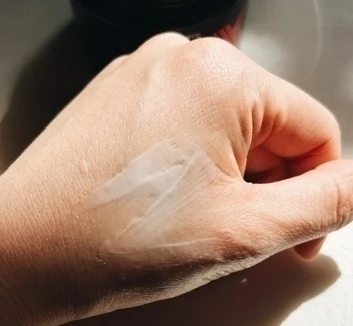 肌のゆるみをぷりっと引き上げる。エイジングのスペシャルケアシリーズ【オバジX ダーマアドバンスドリフト】_3