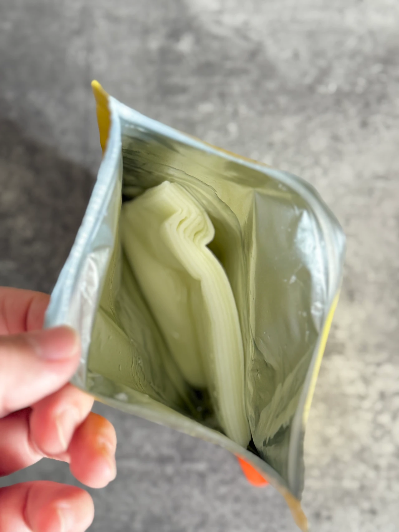 【シートマスク】10種のビタミン配合！APPSやナイアシンアミドなど厳選成分を詰め込んだ5分間集中毛穴ケア【パーフェクトワンフォーカス VCチャージ スムースマスク】をレビュー
 _2