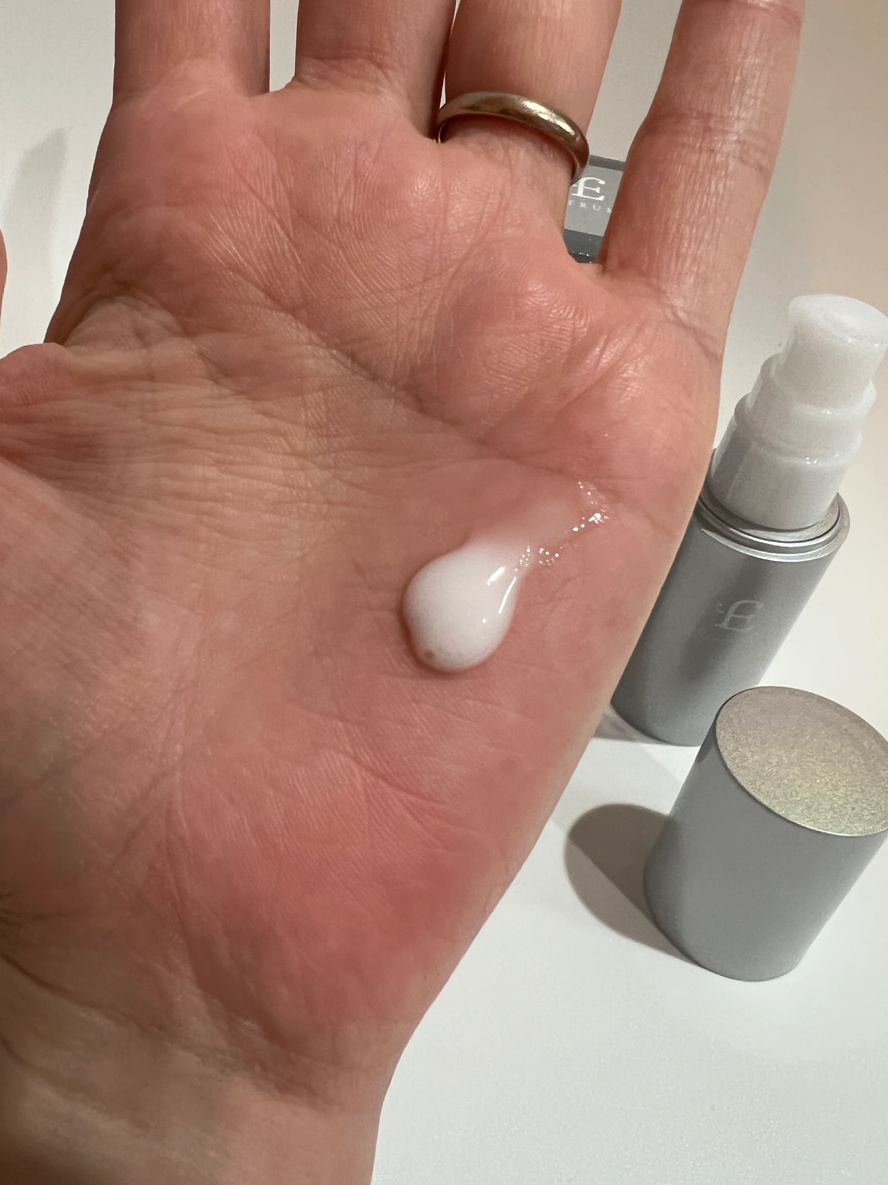 エテルナム セラム