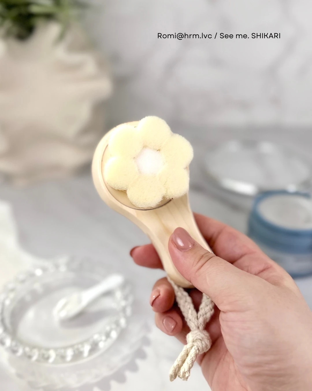 SHIKARI 洗顔ブラシ