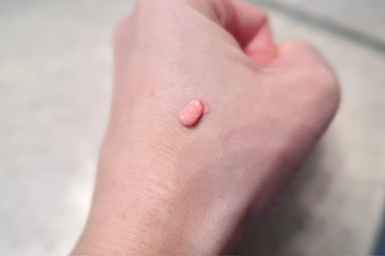 【春夏の強い味方♡ポイントメイクもベースメイクも日焼け止めだけで叶えられる】アリィー クロノビューティー ノーファンデUV&チーク_8