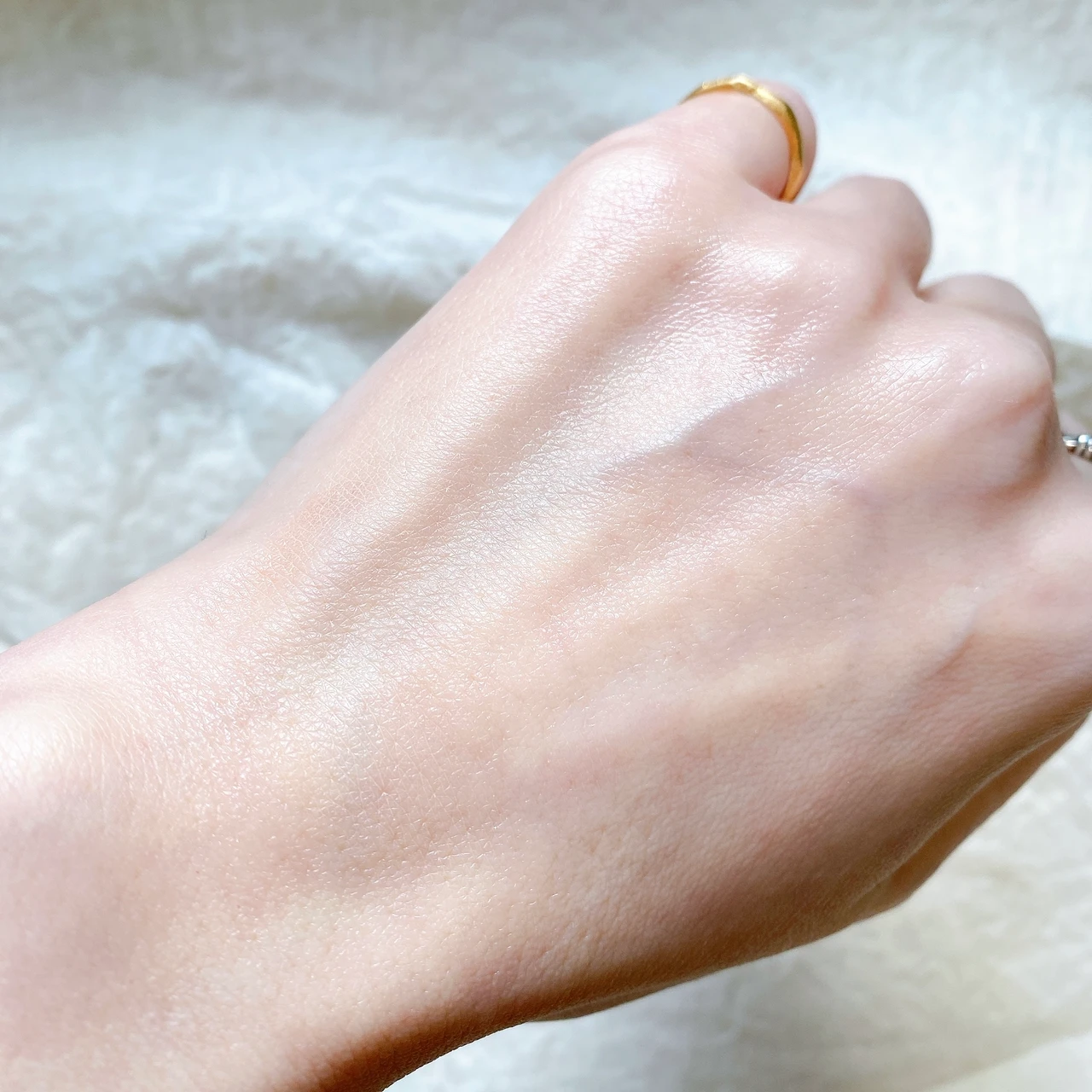 「しぼみ肌」ケアのできる新美容液と、肌負担最小限の名品クレンジングバーム、使ってみました_14