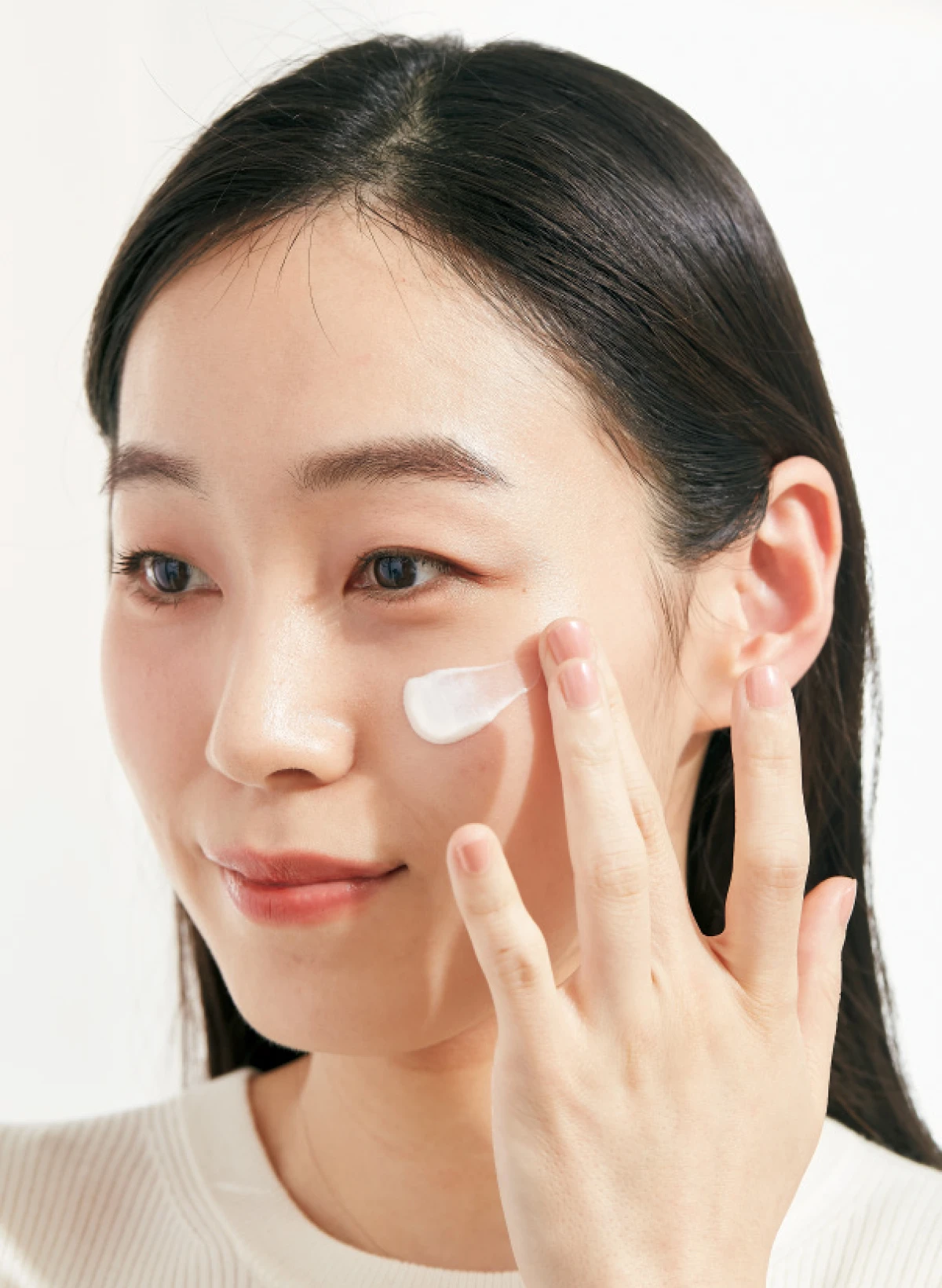 S―UV カット  リンクル　イルミネイティング　デイクリーム≪日中用美容クリーム・メイクアップベース≫　テクスチャー塗布