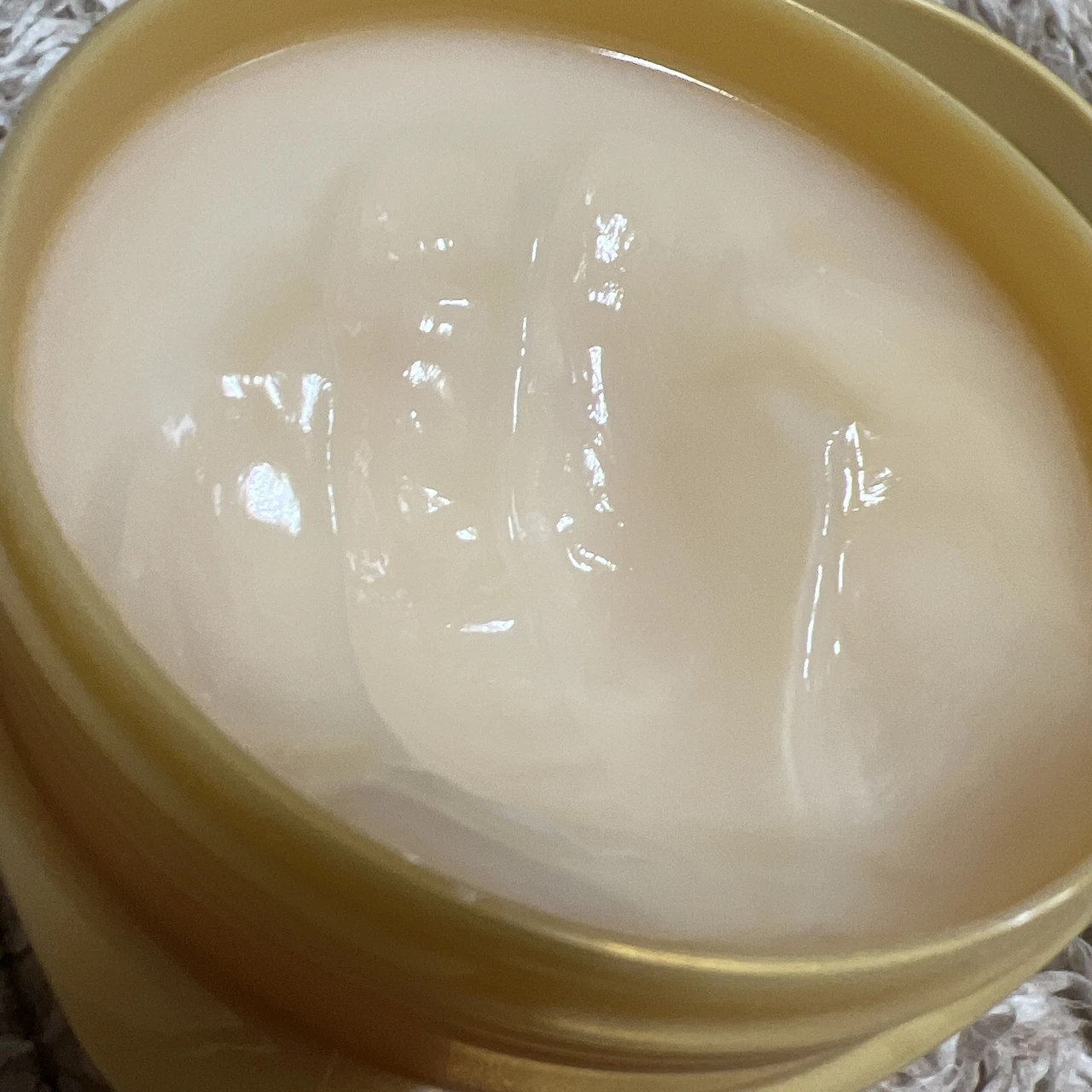 【ダメージヘアに悩んでいる方必見！】あのTSUBAKIからプレミアムな"黒TSUBAKI"誕生！！_2