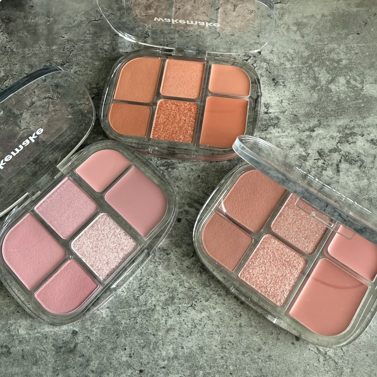 トレンドを押さえたシアーでワントーンの“映える”目元に！SNSでも話題の『WAKEMAKE』 ソフトシアーマルチパレットをお試し！_2