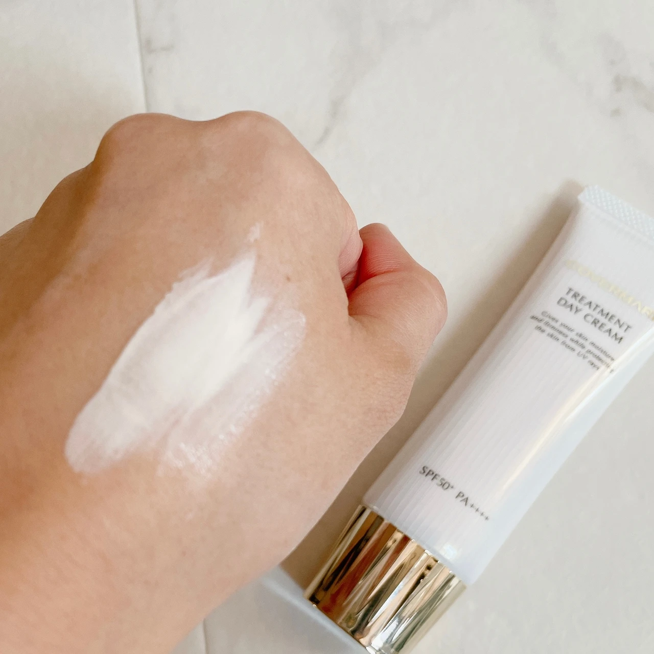 【トラブル知らずなお肌へ】コラーゲンを与えハリのある肌へ！日中用スキンケアクリーム兼日焼け止め < カバーマーク トリートメント　デイ クリーム > _3_2