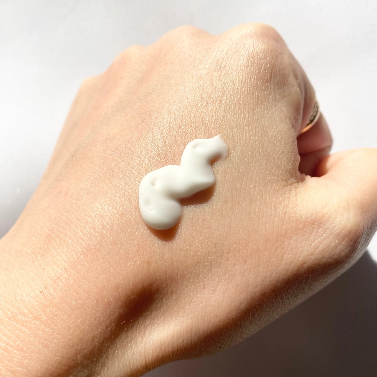 エスト　est エスト　インテンシブ　ボディセラム　ボディケア　ボディ美容液　スペシャルケア　ボディークリーム