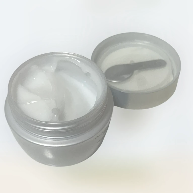 1つで6役！大人気【パーフェクトワン 薬用ホワイトニングジェル】使ってみました！_2