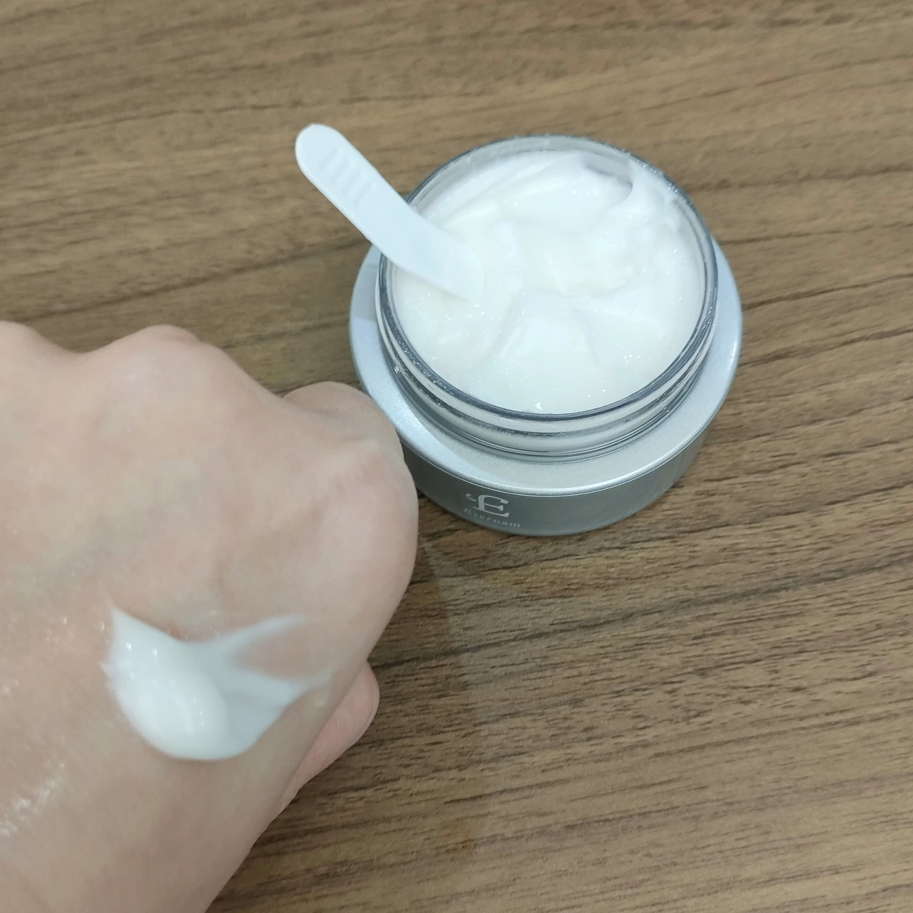 エテルナムクリーム