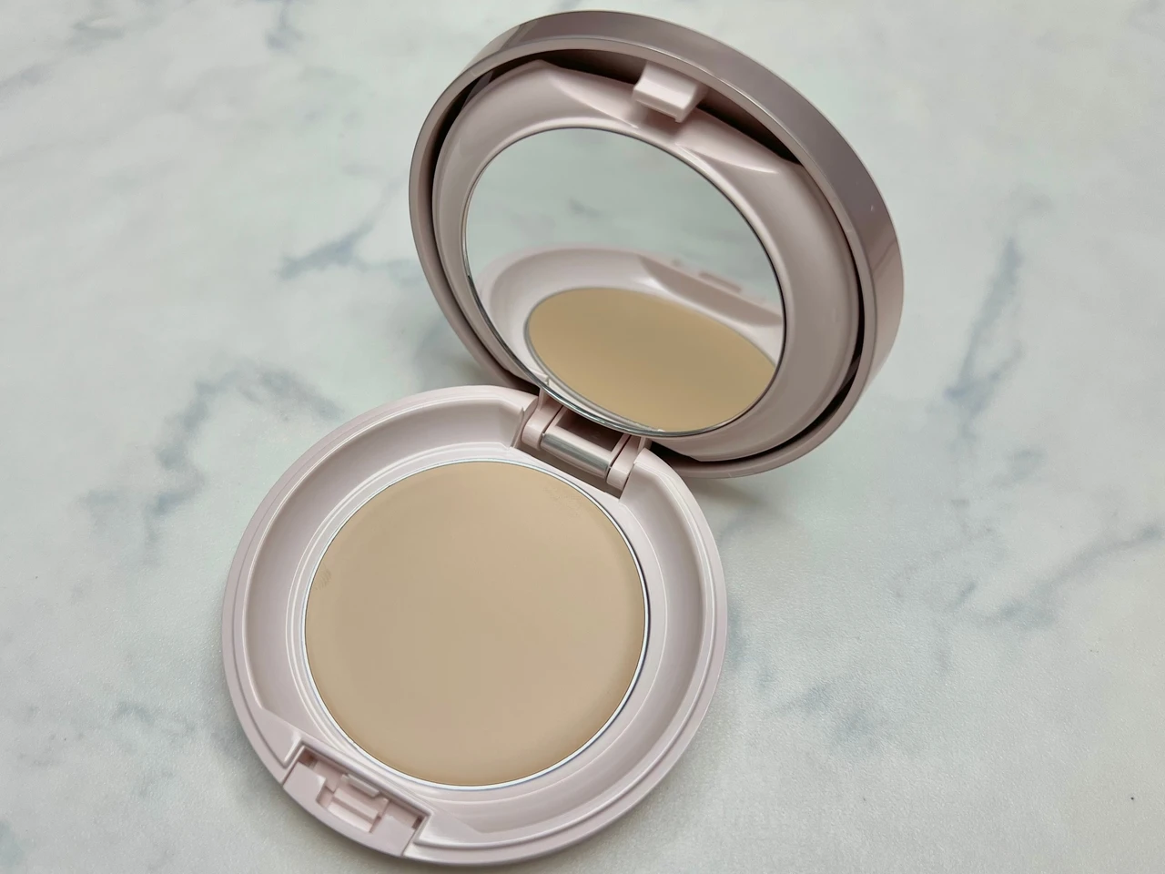 【カサつきがちな冬のお肌にピッタリ】バーム状美容液ファンデが登場‼︎【プリマヴィスタから限定販売】_2_1