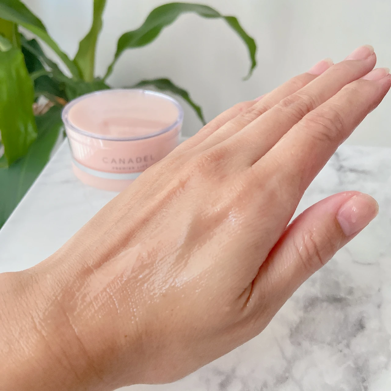 【忙しい日の頼もしい味方✨】オールインワンなのに、ハリケアもシワ改善も叶える！カナデル「プレミアリフト」💓_3_1