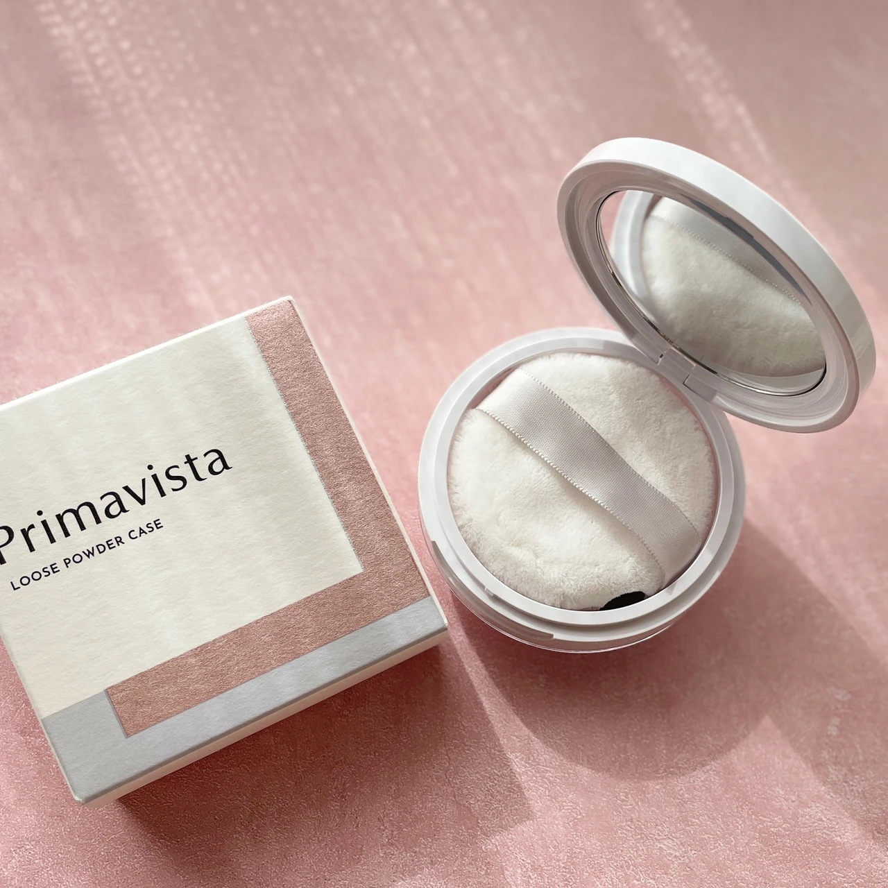 プリマの新作は「持久型」！鏡、パフ内蔵型のコンパクトで持ち運びにも便利。
