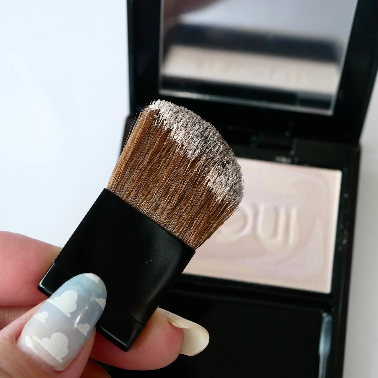 インウイ INOUI プレストパウダー 限定 8/21発売