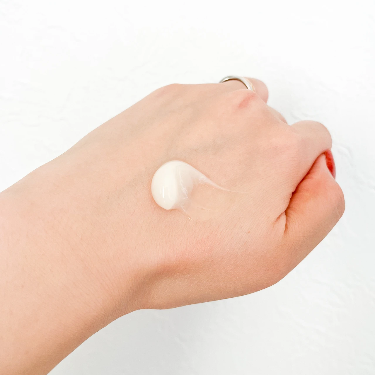 ドラッグストアで買える、人気のオールインワンジェルといえばこれ！カナデル プレミアリフト ＜医薬部外品＞をレビュ―！シワ改善薬用有効成分、ナイアシンアミド配合_7_1