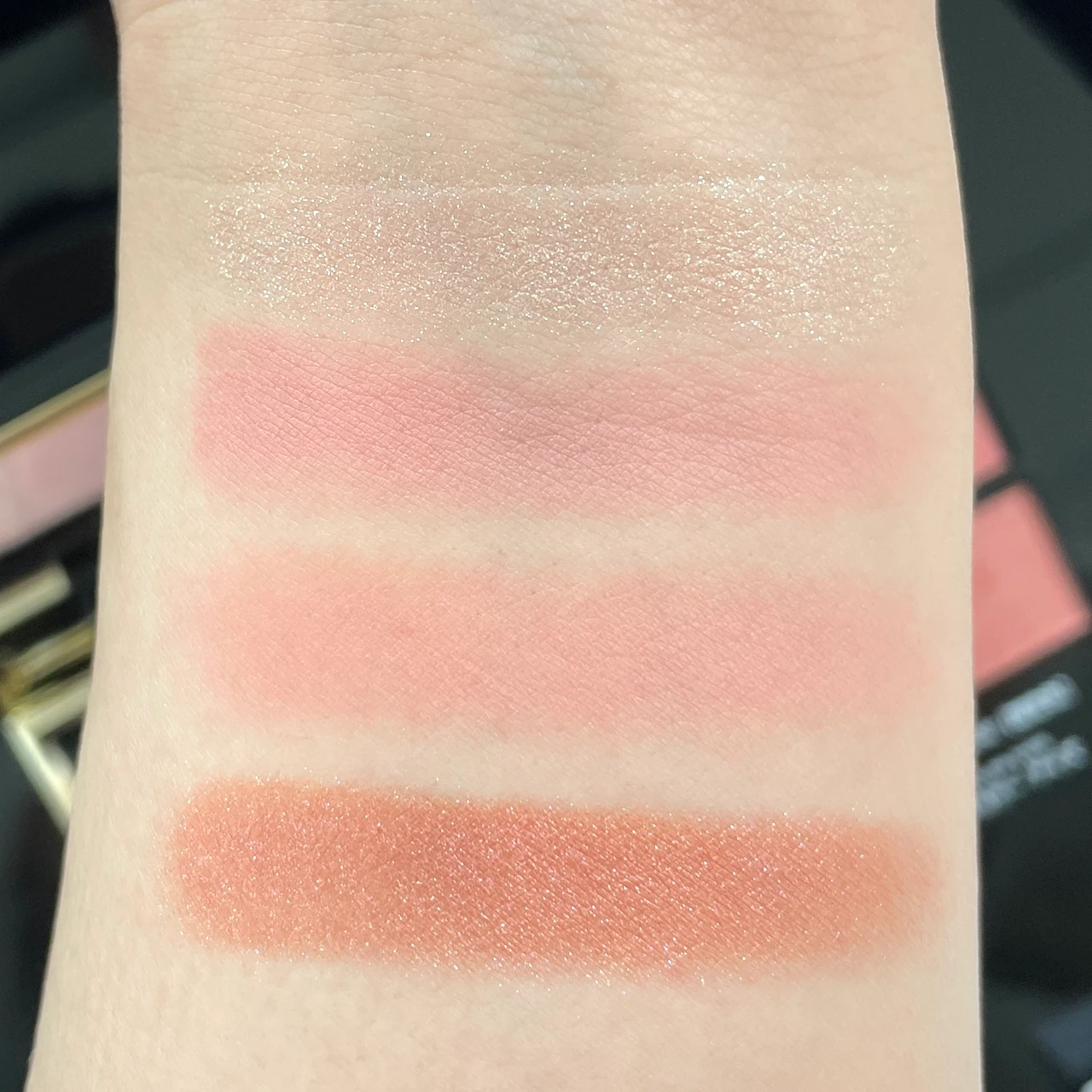 SUQQU メイクアップパーティ 限定 シグニチャーカラーアイズ 136 色束