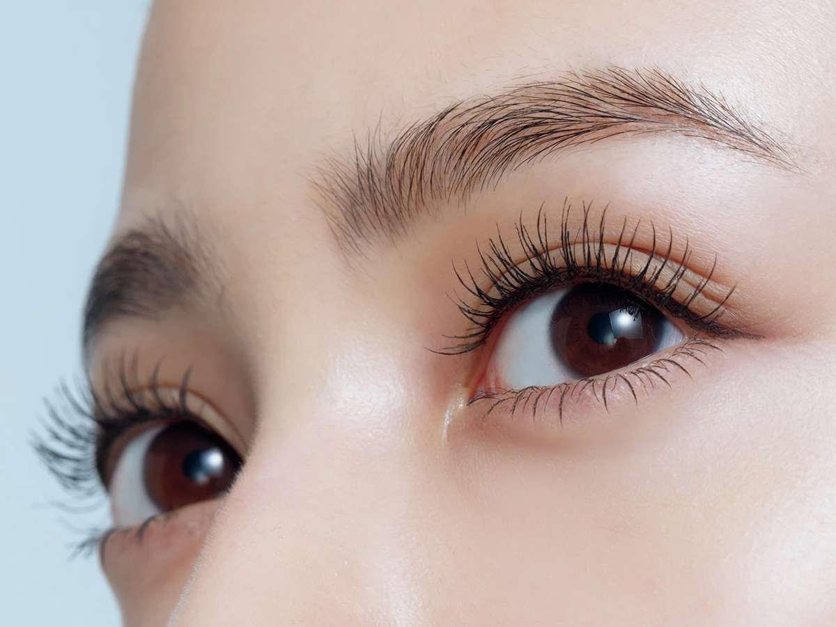 独自処方の“ぐーん”と伸びるマスカラ液