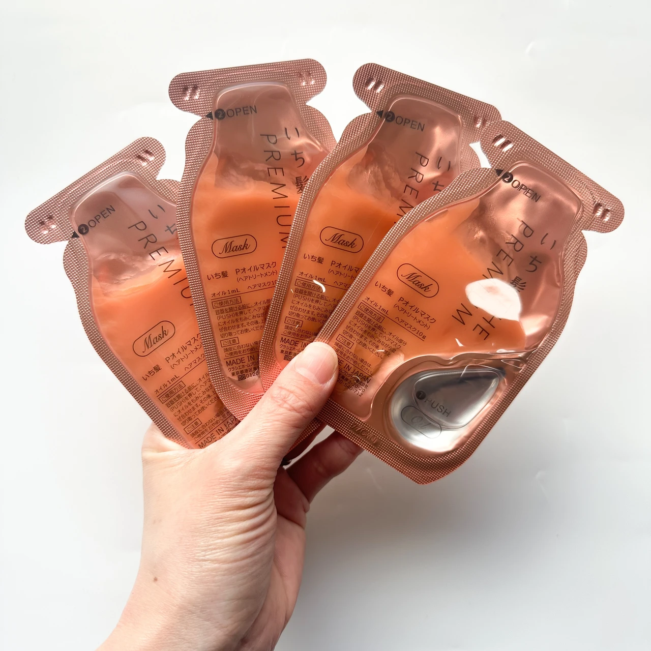 【いち髪 THE PREMIUM W ケアブースター美容オイルマスク】新発想！トリートメントに美容オイルを混ぜて使うヘアマスク_2_1