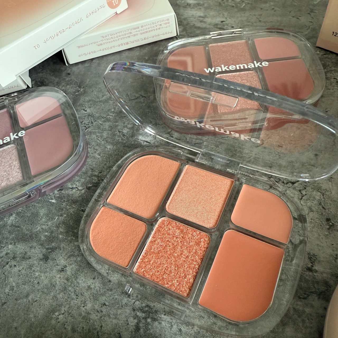 トレンドを押さえたシアーでワントーンの“映える”目元に！SNSでも話題の『WAKEMAKE』 ソフトシアーマルチパレットをお試し！_3