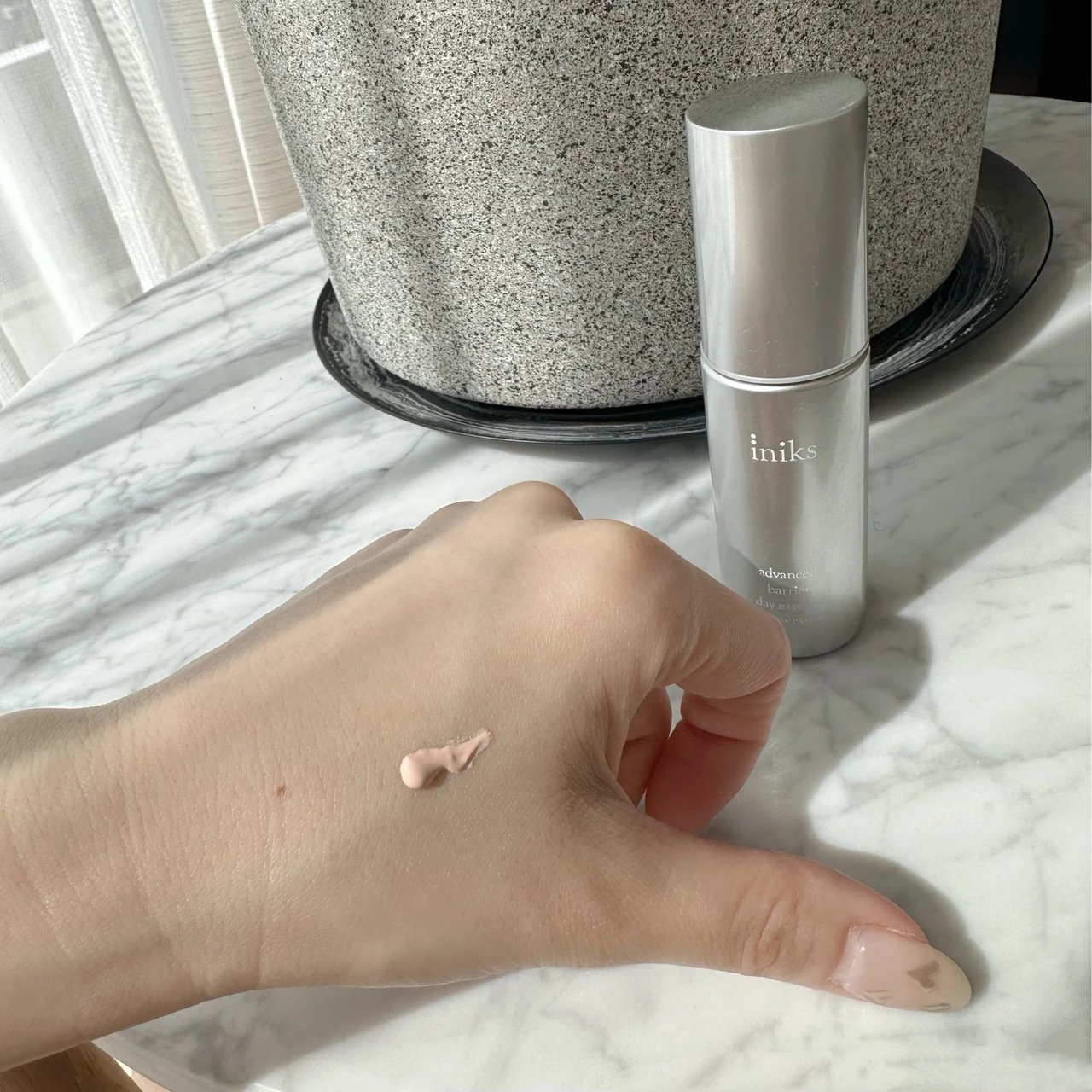 まるで美容液?!年齢を感じ始めた敏感肌を守る日やけ止め⭐︎『 iniks 』アドバンスバリア デイエッセンス_2
