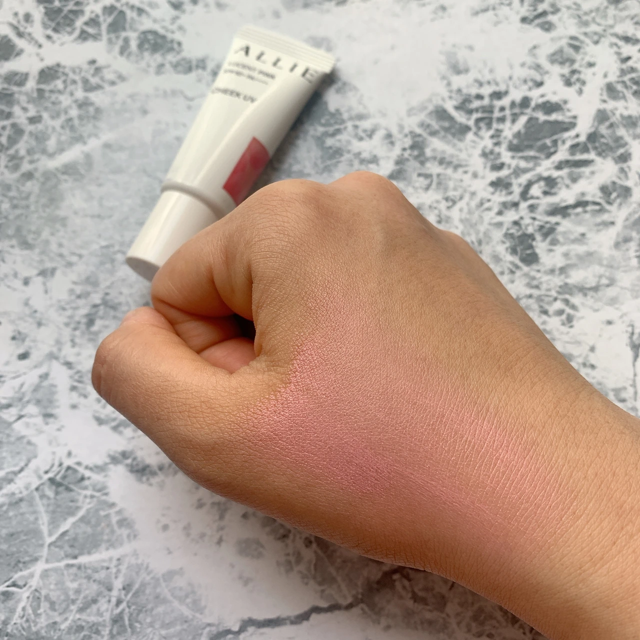 アリィーのUVチークとノーファンデUVがすごいという話♡_3