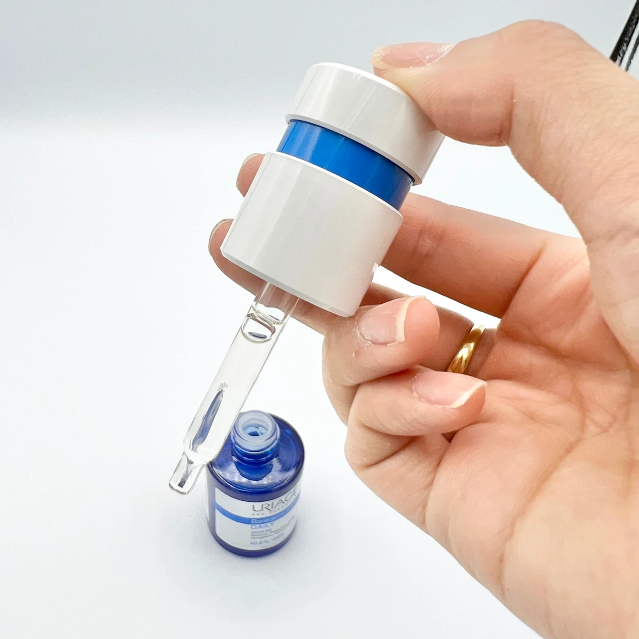 【温泉水×CICA】ゆらぎ肌へ潤いを与え、乾燥小ジワのケアまで叶うフランス生まれのスキンケア【ユリアージュ】_3_2