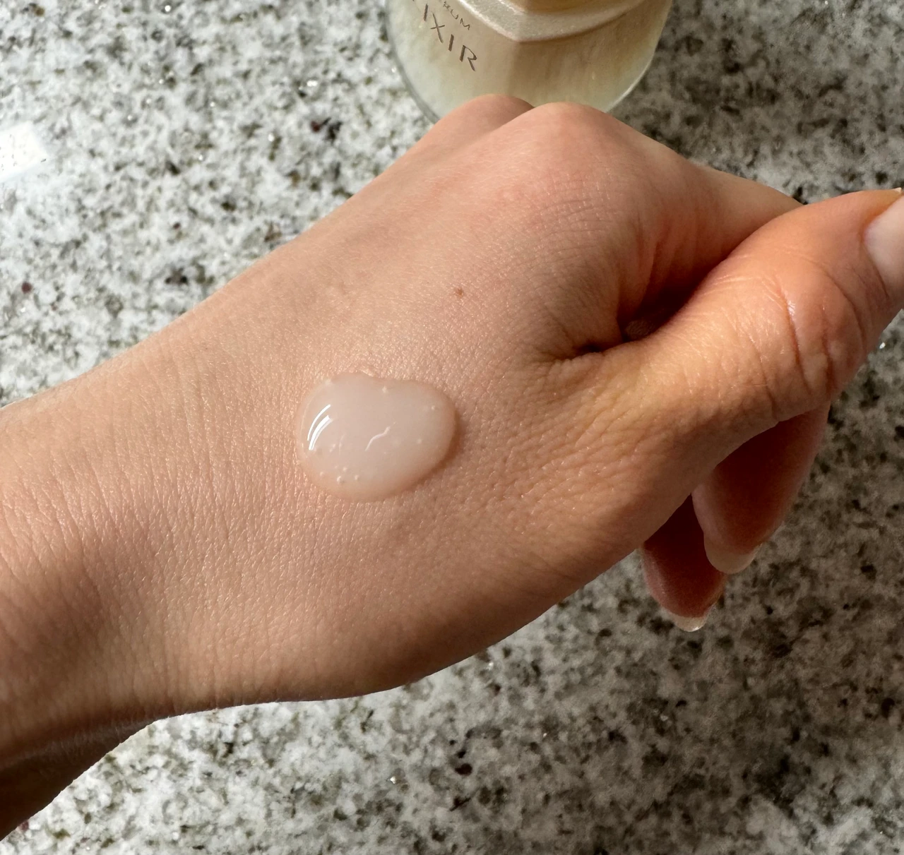 【ベストコスメ受賞】資生堂の最高傑作美容液｜エリクシール ザ セラム aa_2