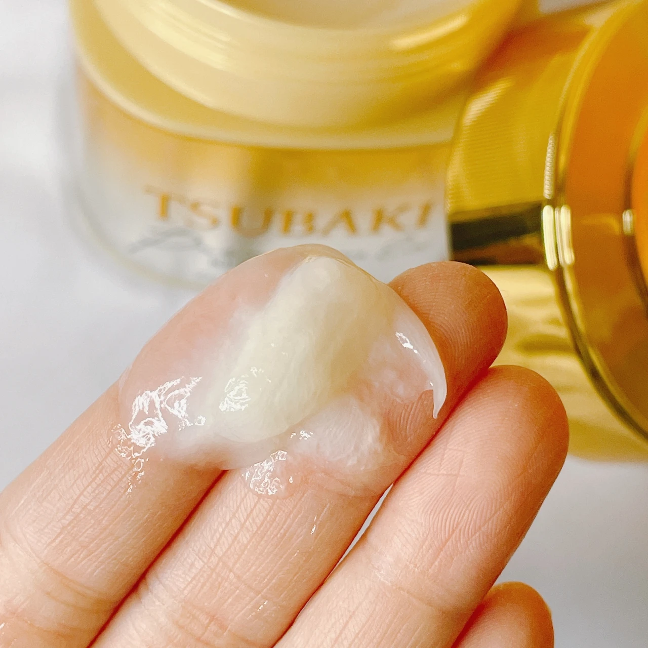 【TSUBAKI プレミアムEXシリーズ】黒TSUBAKI+金のヘアマスクで徹底ケア！艶あふれるオーラ髪へ_4_2