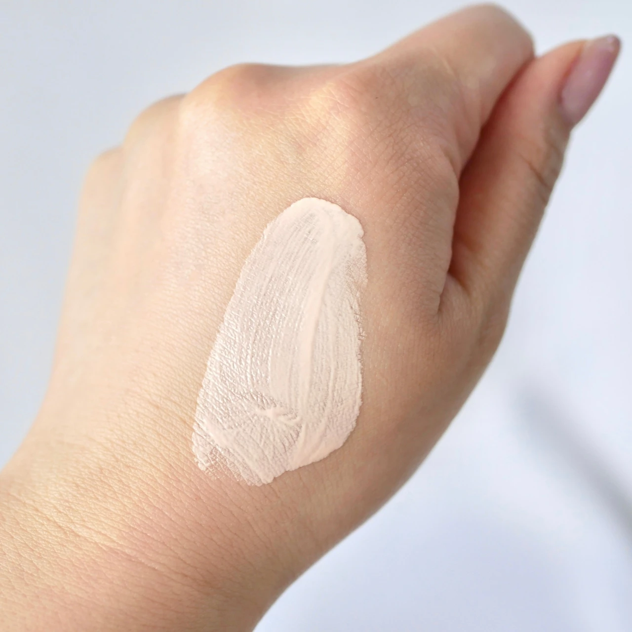 イニクス(iniks)アドバンスバリア デイエッセンス スウォッチ