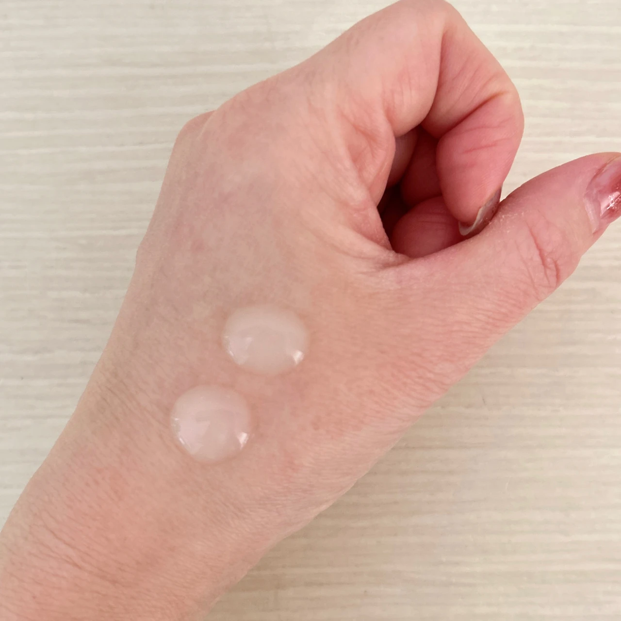 エリクシール ザ セラム aa （医薬部外品）テクスチャー