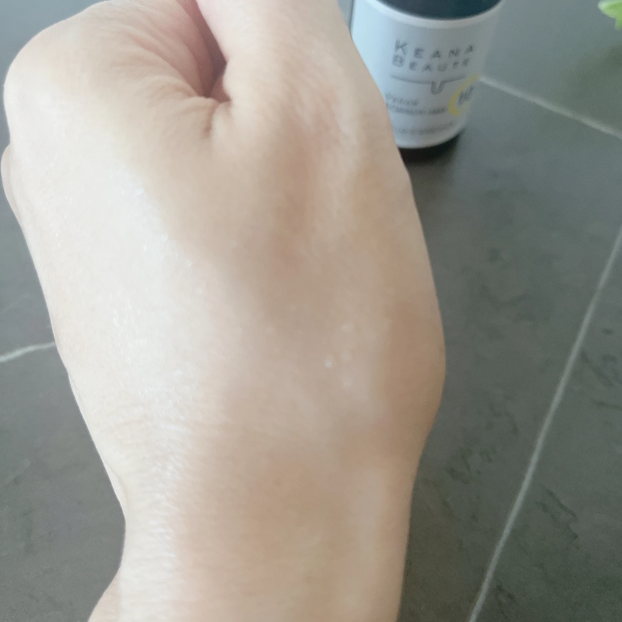 ケアナボーテVC10濃美容液で毛穴もハリも叶えよう_2_3