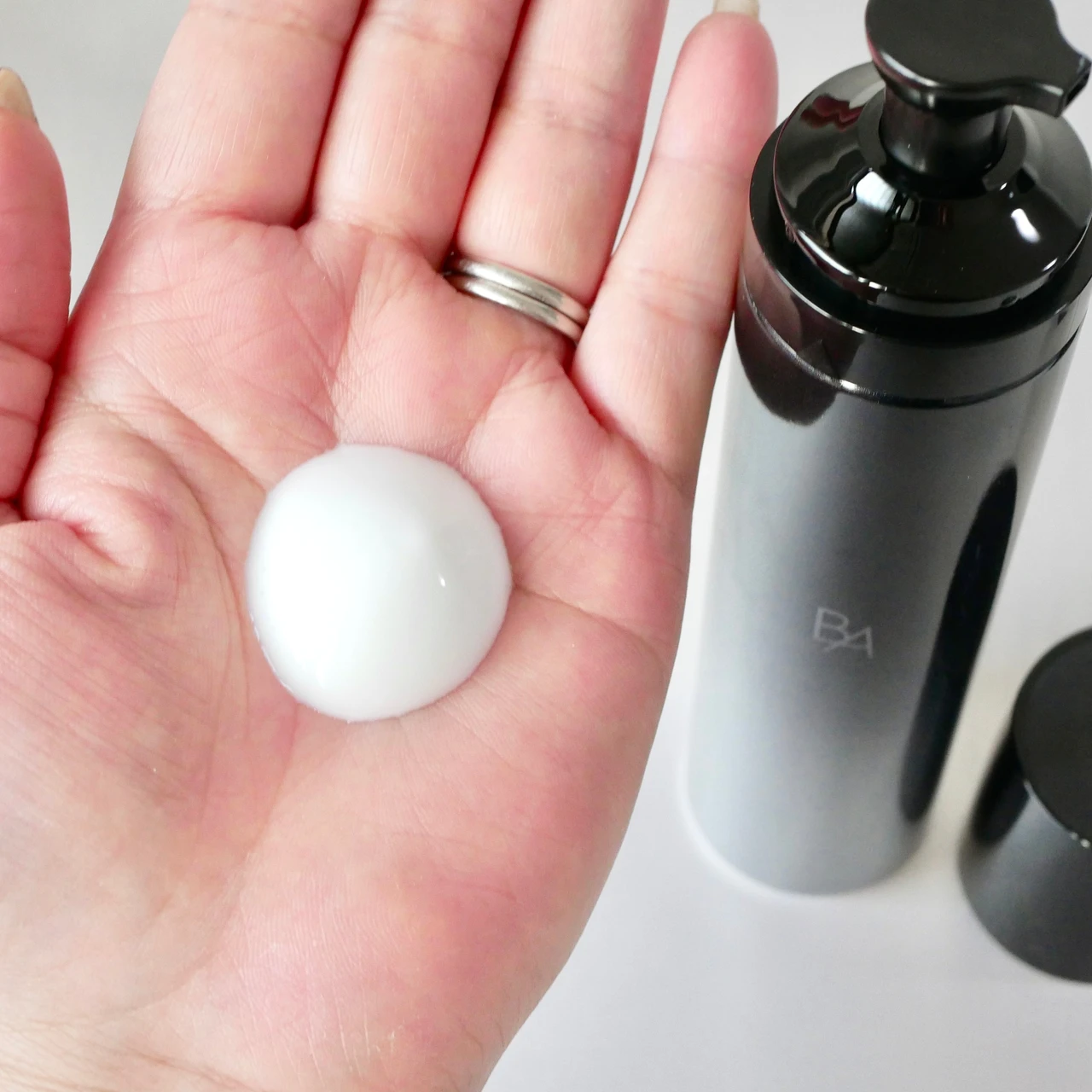 B.A ミルク ローション テクスチャー