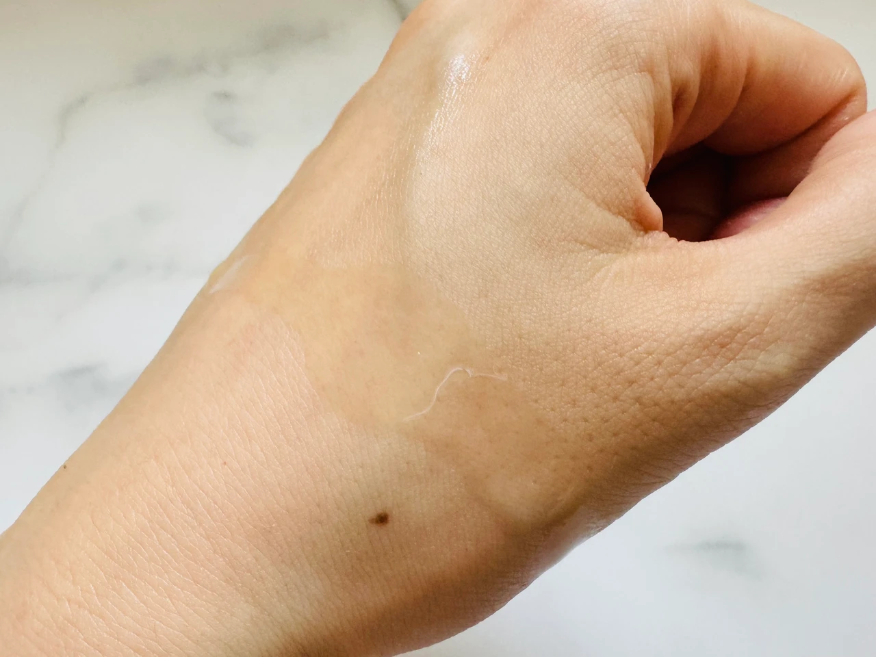 unlabel LABのVエッセンスのテクスチャー