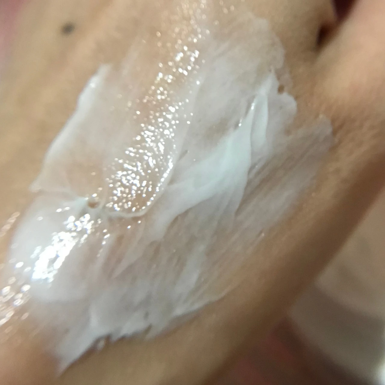 モイストチャージクリーム テクスチャー