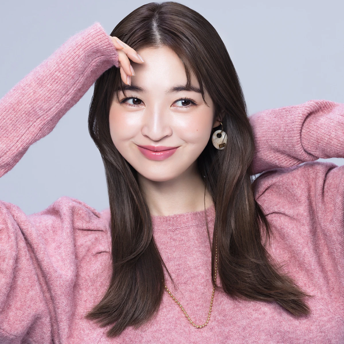 リファパワーストレートヘアアイロン プロ 上西星来 休日 ヘアスタイル ロング 前髪 毛先 外ハネ