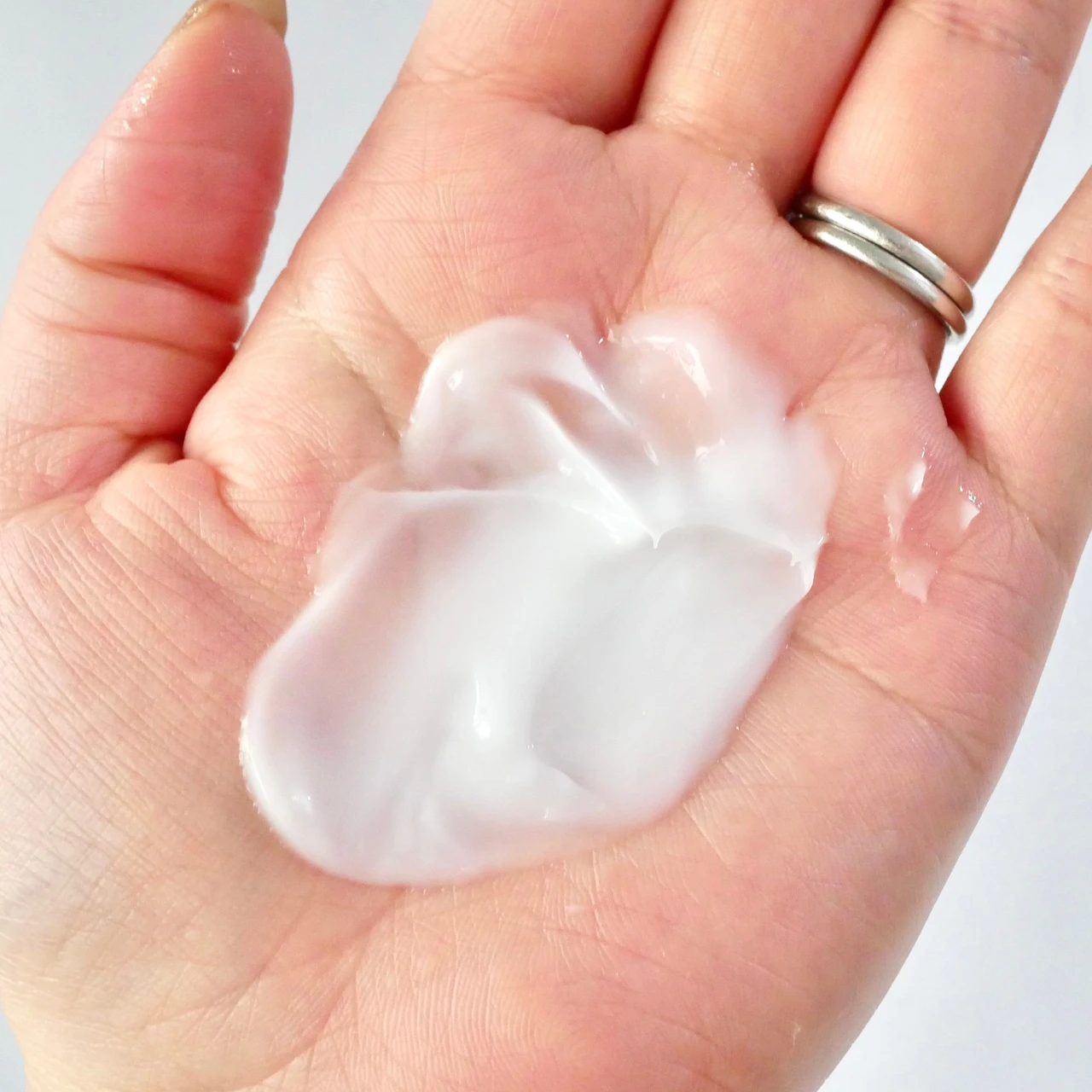 エイトザタラソ ディープリペア&アクアモイスト 美容液トリートメント