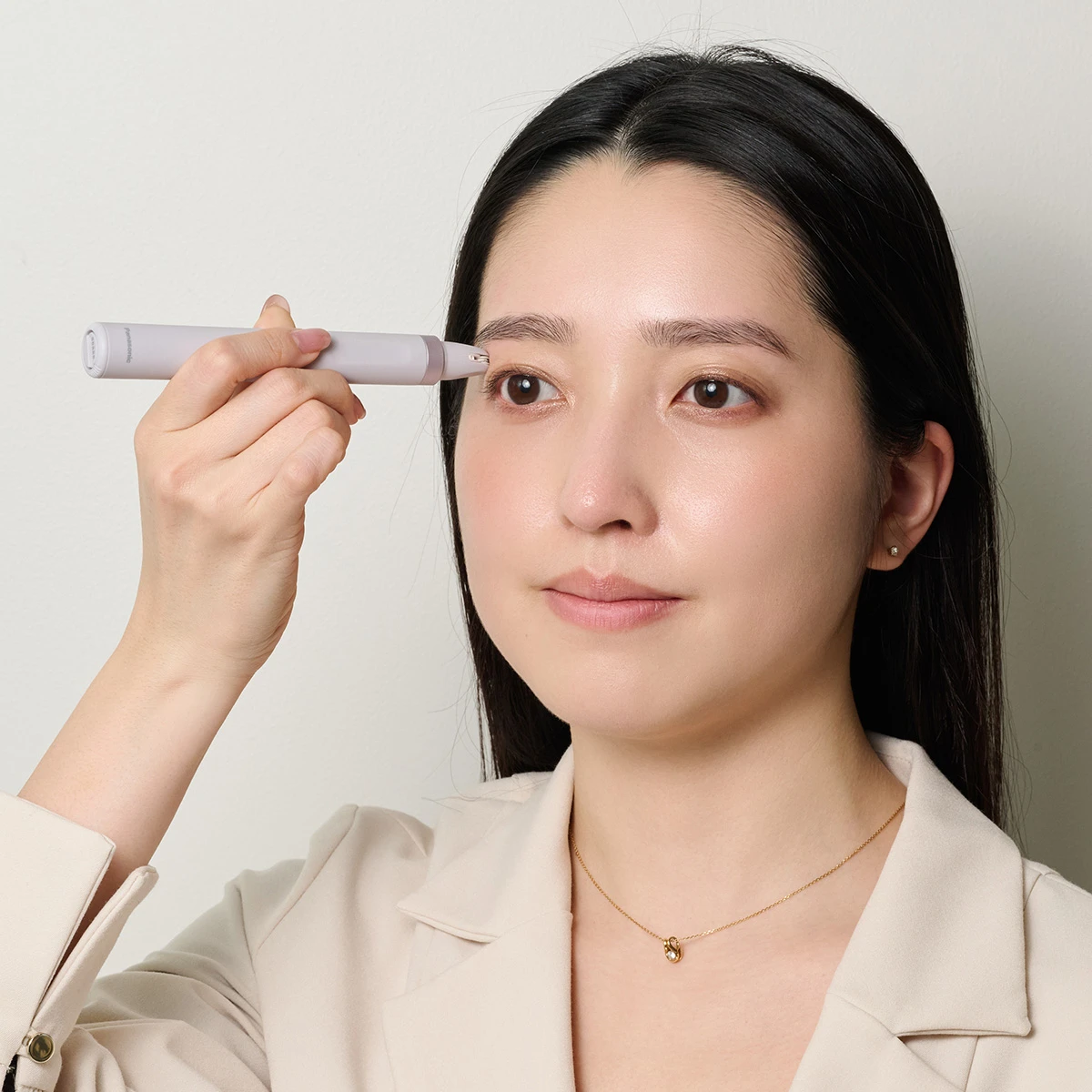 パナソニック　アイブロウ スムースピック　眉毛ケア　電動眉毛抜き　マキアインフルエンサーMoeさんお試し