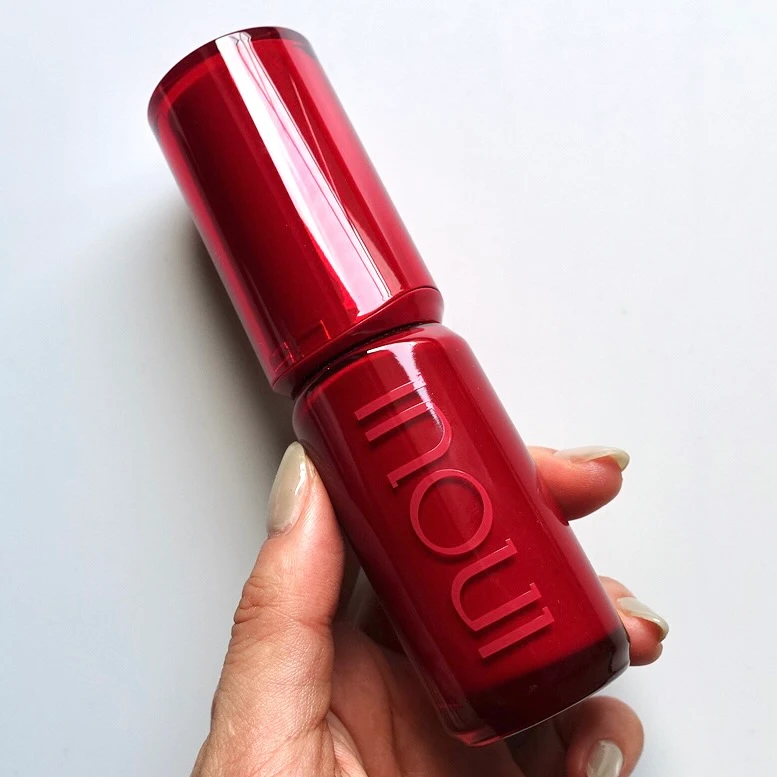 inoui（インウイ）リキッドファンデーションのパッケージ写真