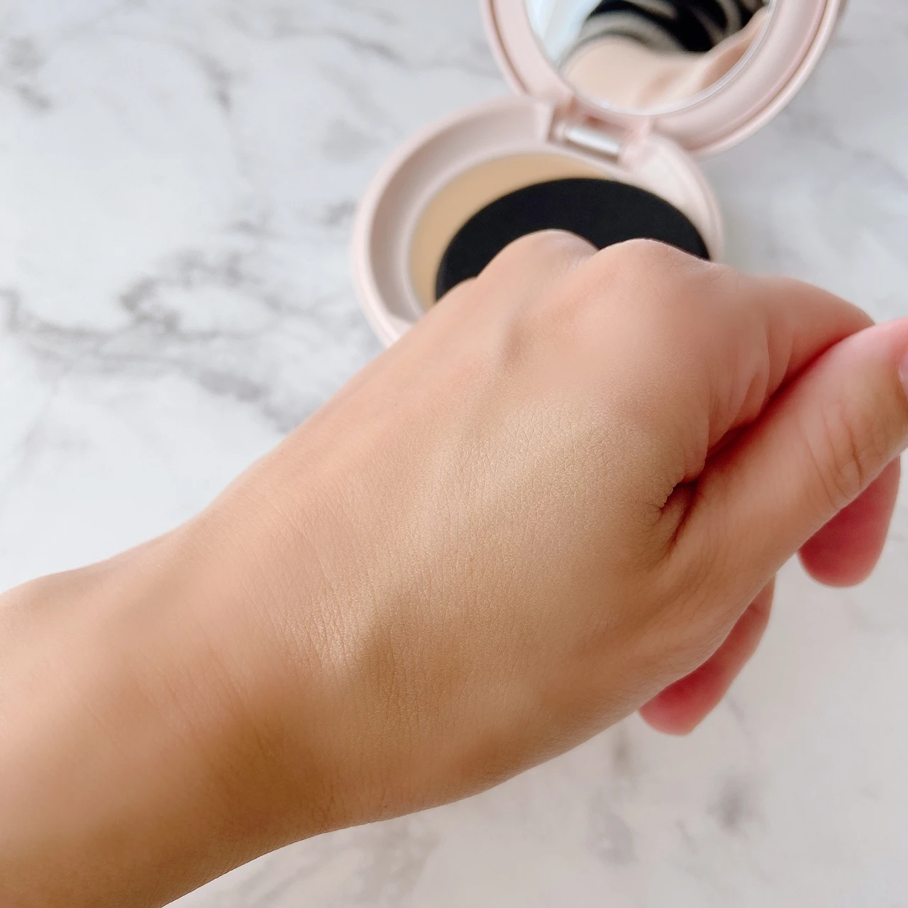 【かさつき肌も色ムラもなめらかに✨】バーム状美容液ファンデ誕生🆕プリマヴィスタ「デイトリートメントバーム」✨_2_3