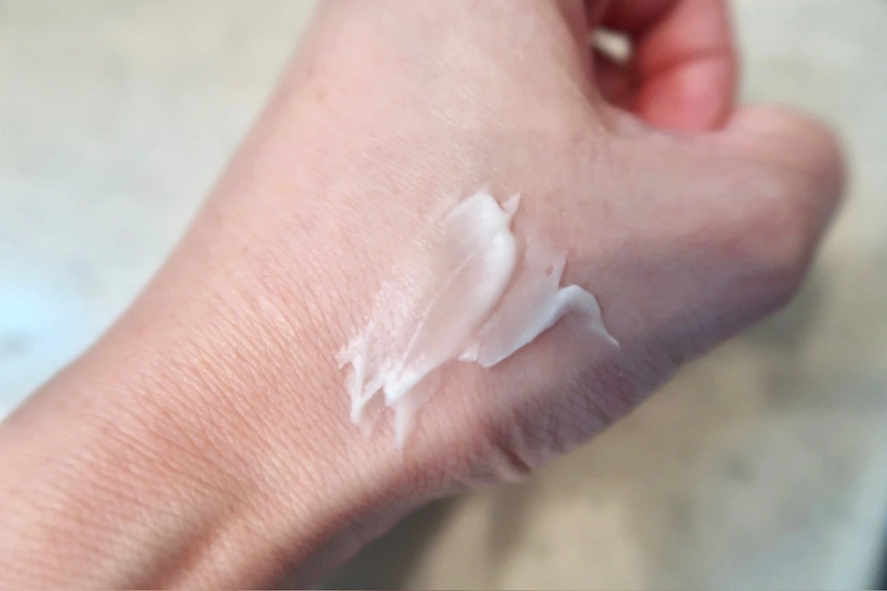 BIOHEAL BOH プロバイオダーム™ 3D リフティングクリームを伸ばした状態