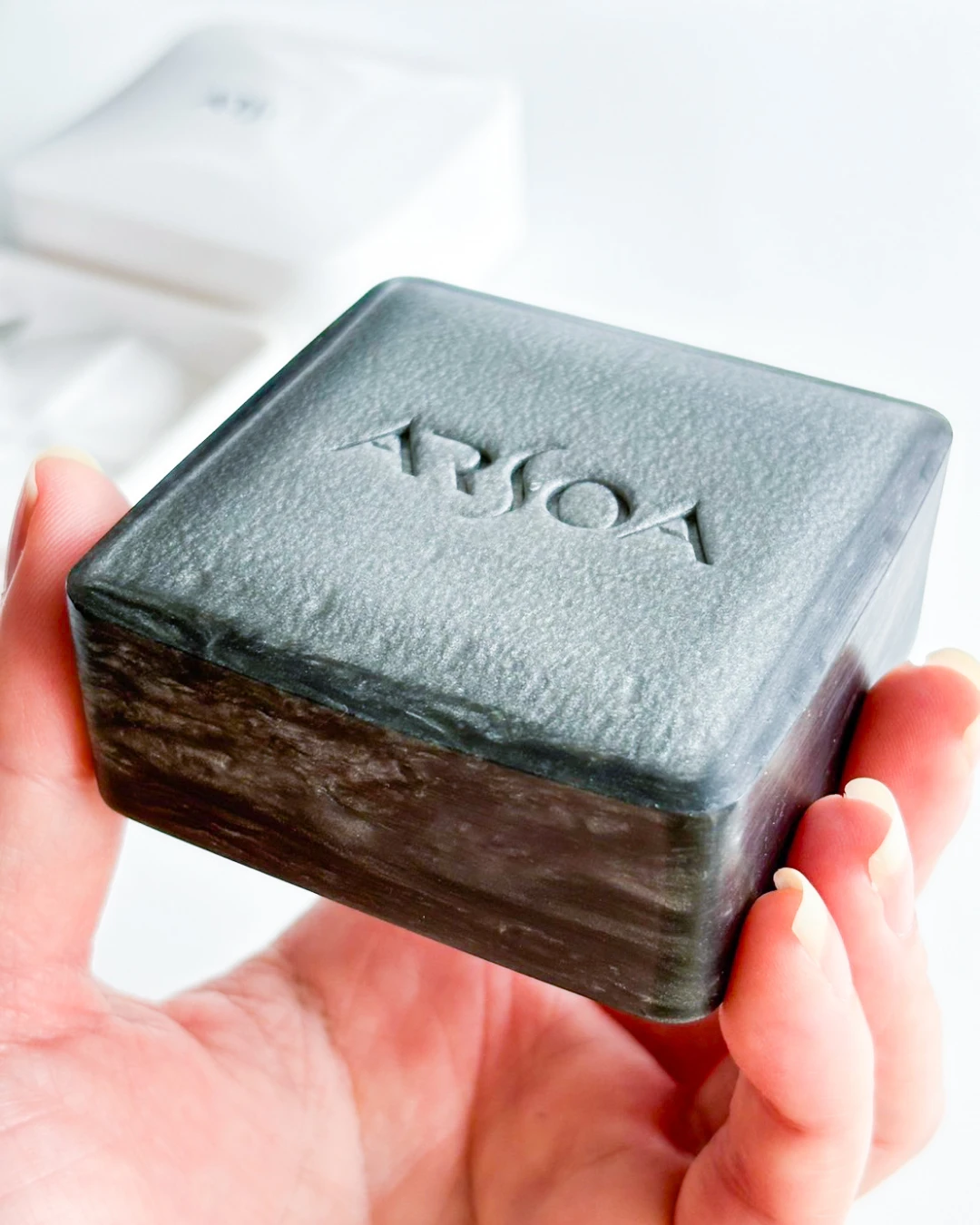 アルソア クイーンシルバー〈枠練石けん〉