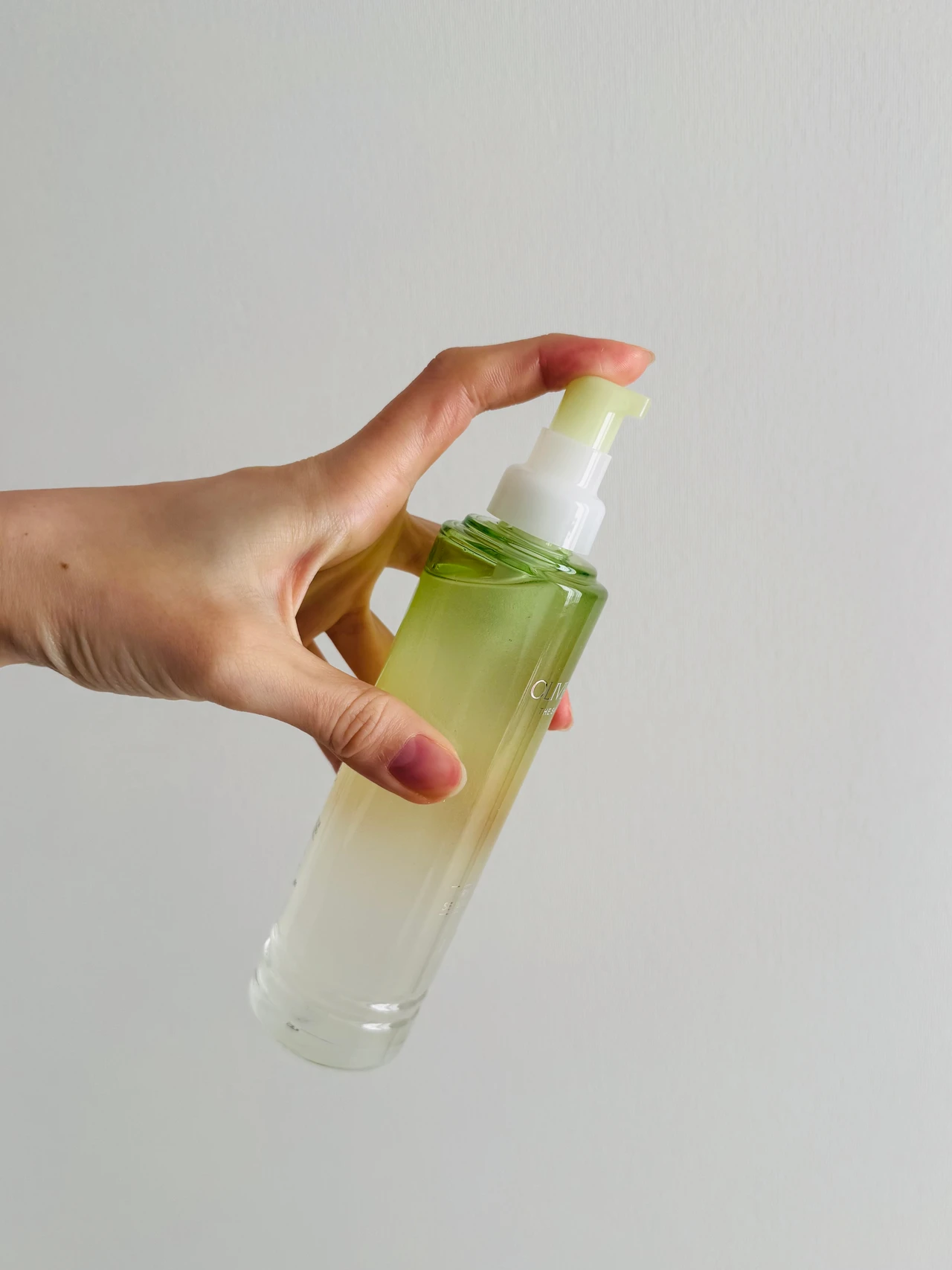 ゆらぎ肌に寄り添う。【DHC】の新作、クリスタルスキン美容液ローションで叶える透明感！_2