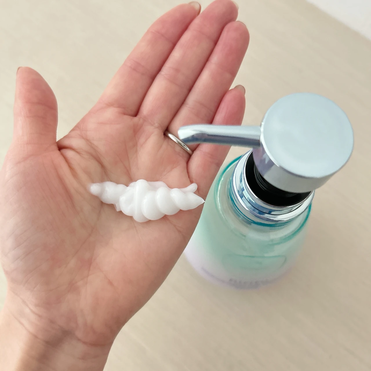 ヒリツ バランスリペアヘアトリートメント オーロラ