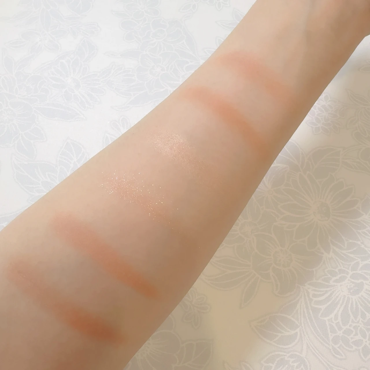 01 コーラルヘルツのスウォッチ