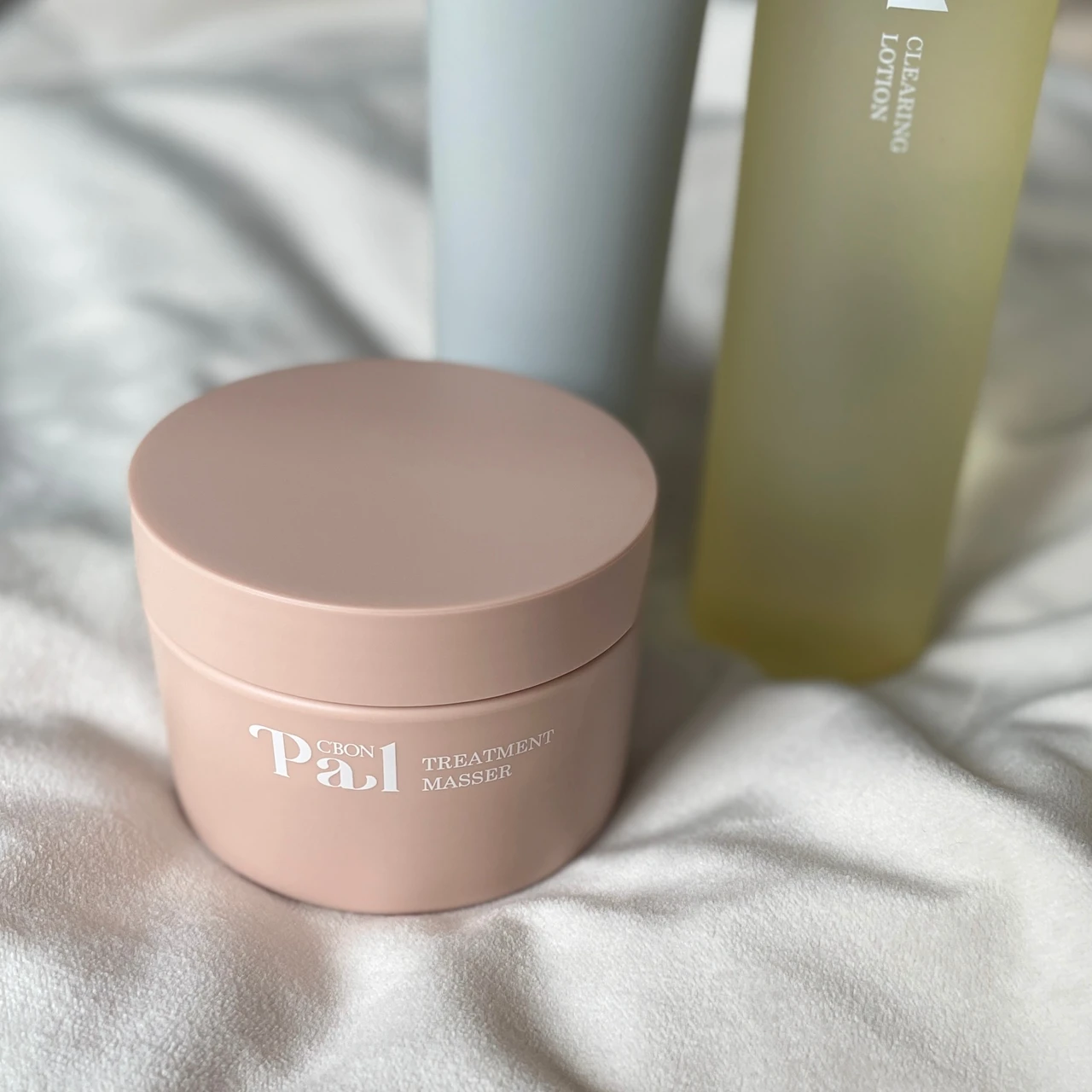 1日の終わり、まっさらな素肌に戻った自分をもっと愛せるように♡「シーボンパル」でクリアな素肌を育てよう。