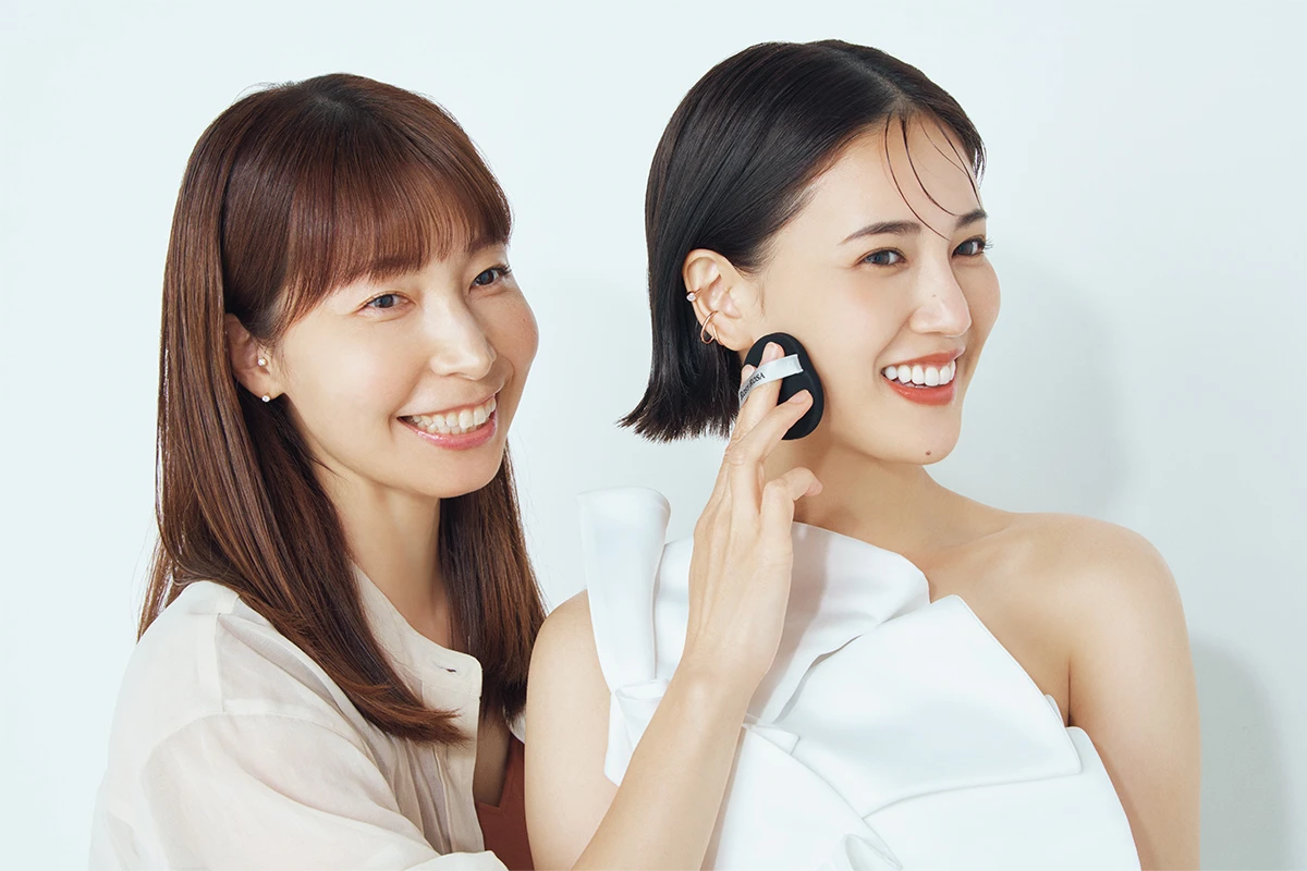 弾力のあるパフで肌あたりが心地よい