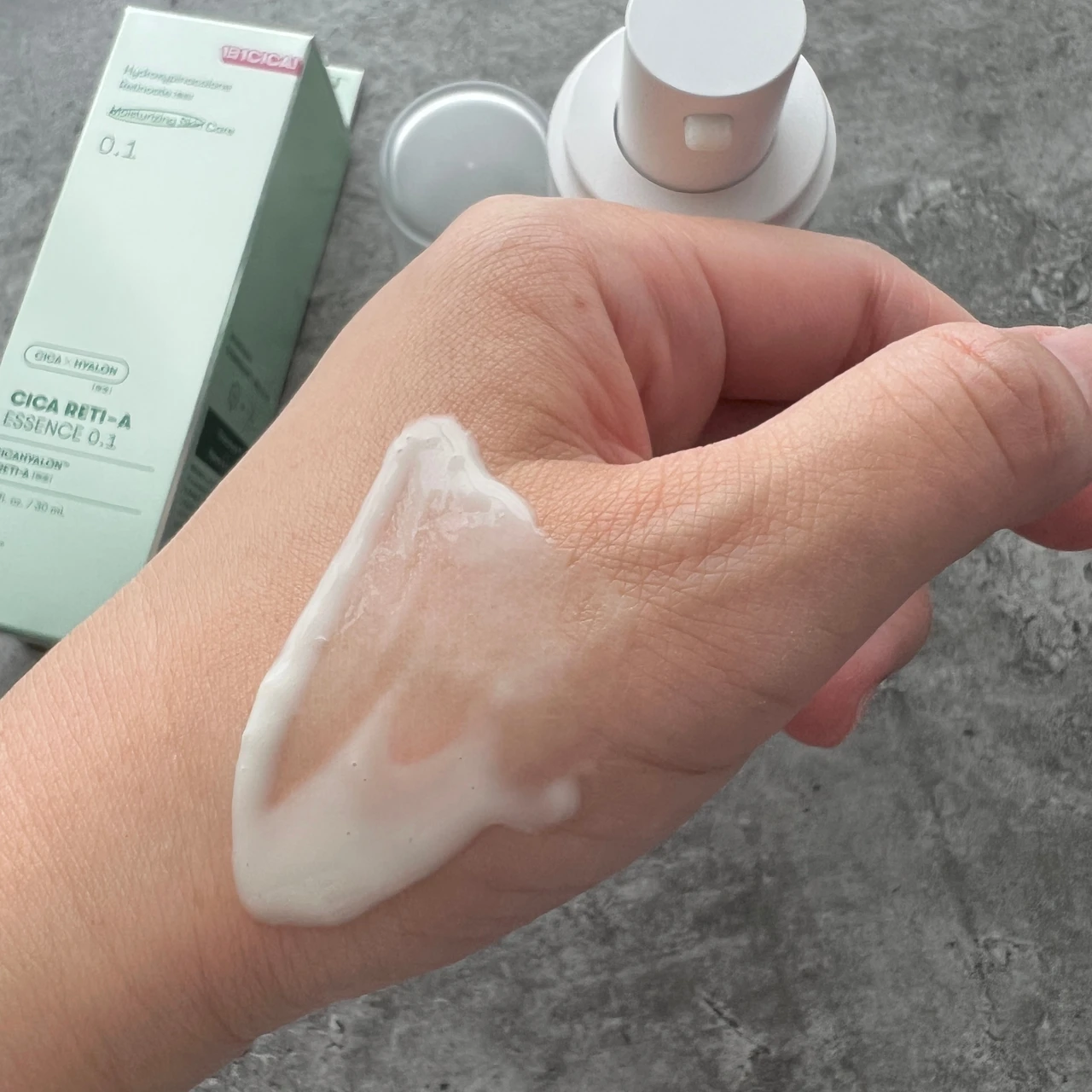 【次世代のシカレチノール】Wアプローチで毛穴レスなキメの整った肌へ!VT COSMETICS シカレチA エッセンス0.1【肌沈静・エイジングケア】_4