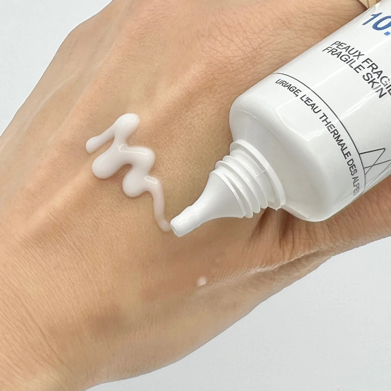 【温泉水×CICA】ゆらぎ肌へ潤いを与え、乾燥小ジワのケアまで叶うフランス生まれのスキンケア【ユリアージュ】_5_2